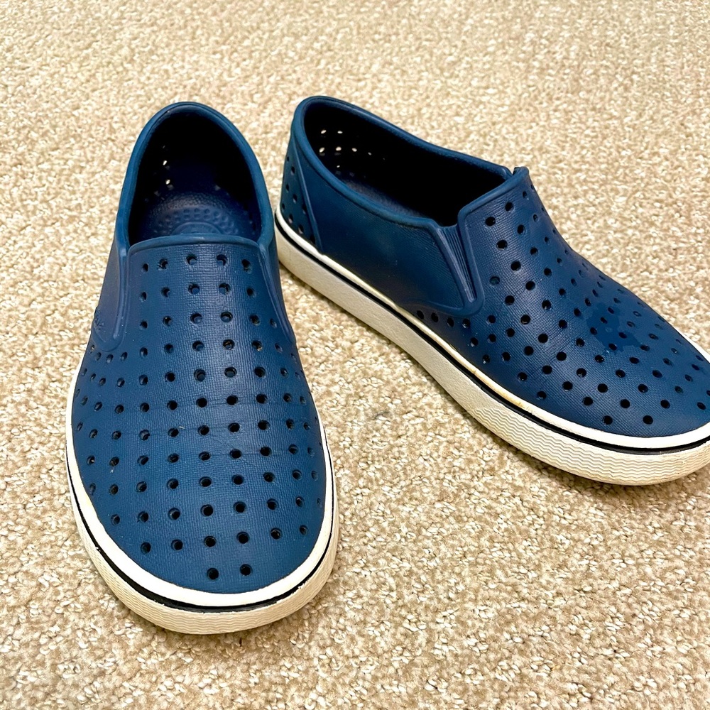 Native Miles Navy shoes size 2